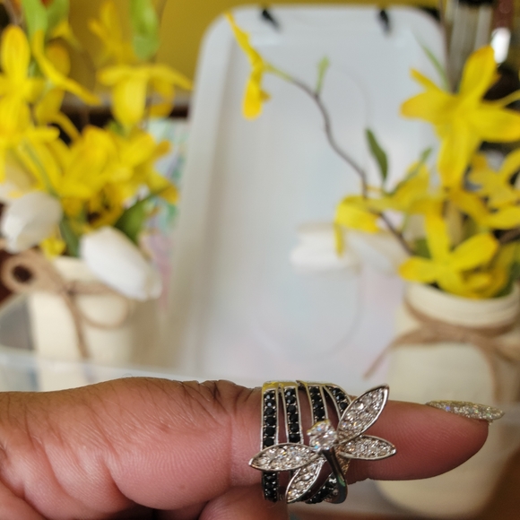 Women's Statement Ring - Picture 3 of 4